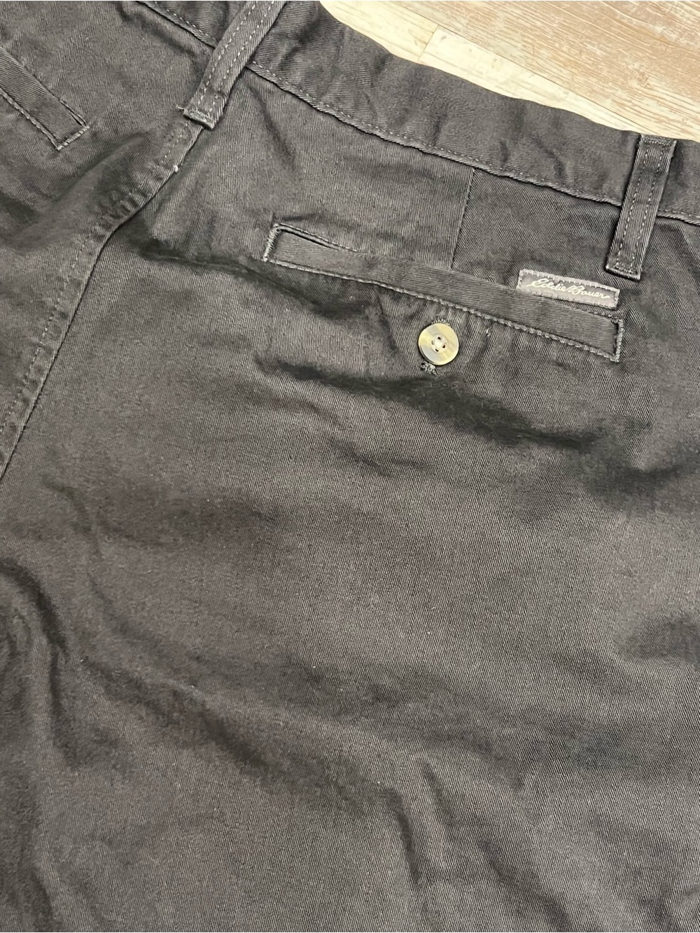 Eddie Bauer Men's Gray Flat-Front Casual Shorts - Picture 5 of 5